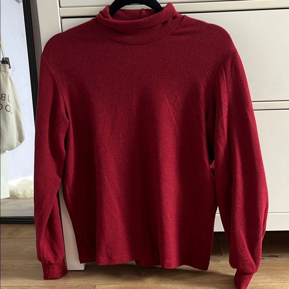 Uniqlo Turtleneck Top